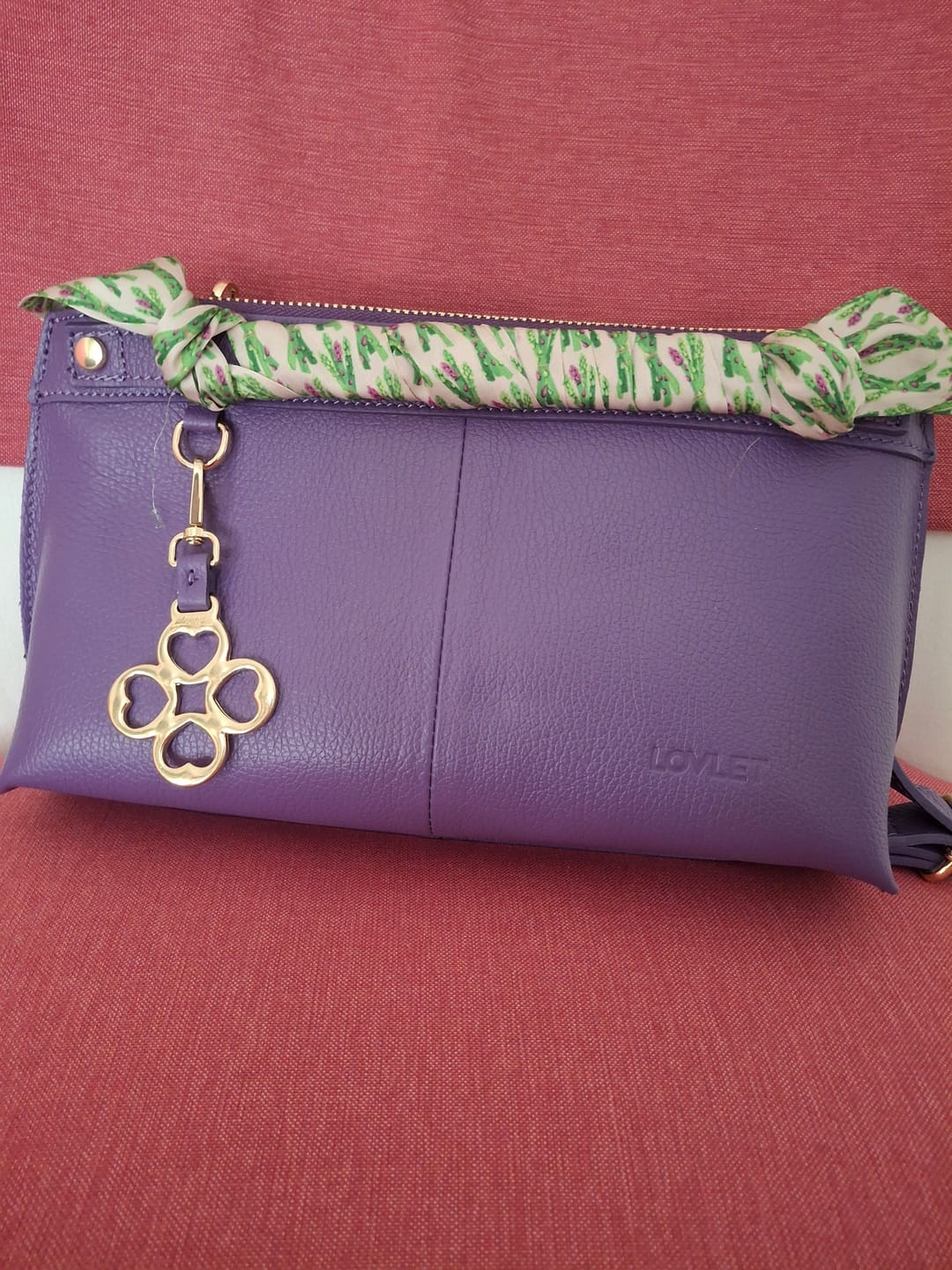 Customer photo review of BORSA SOFY BAGUETTE PELLE VIOLA CHIARO