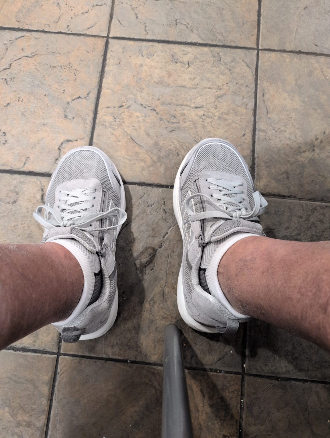 Customer photo review of Men's Grey BILLY Limitless 253