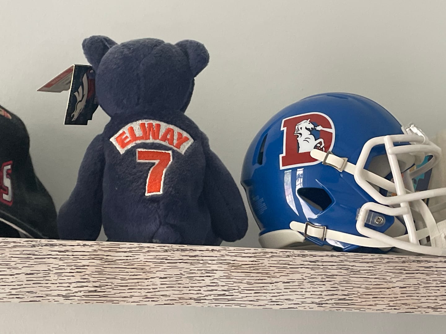 Customer photo review of Denver Broncos Riddell Speed Mini Helmet - Throwback 1975-1996
