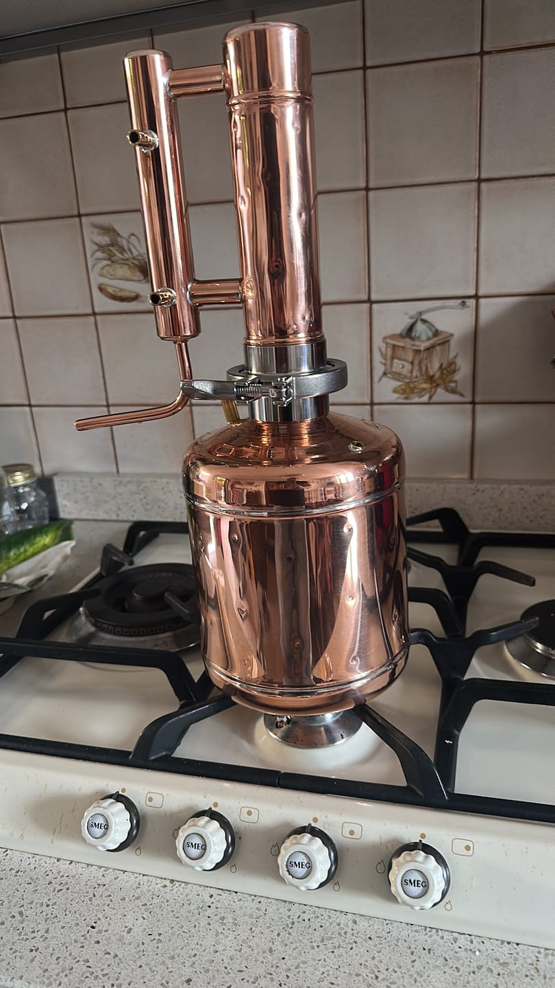 Customer photo review of Copper moonshine still 0.63G (2.4L) Flavor-still