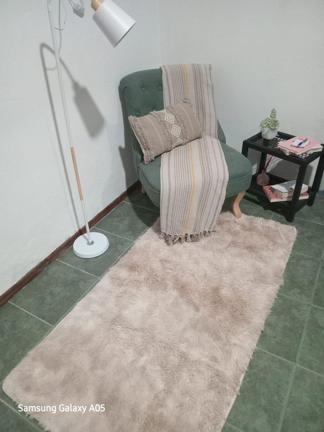 Customer photo review of Alfombra Decorativa Peluda Fibra Sintética 80 x 150 cm