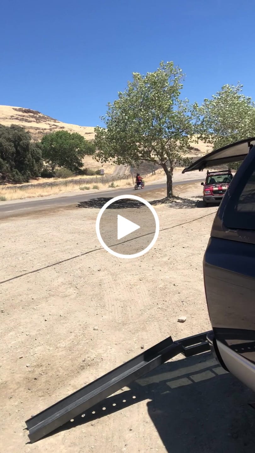 Customer video review of Eskute® NOVA Mini Electric Dirt Bike For Teens & Adults