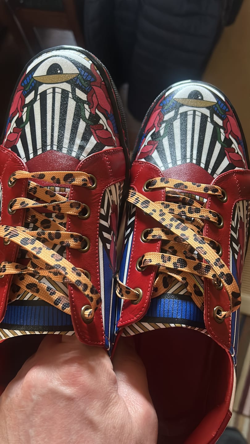 Customer photo review of Oculus Core Sneaker