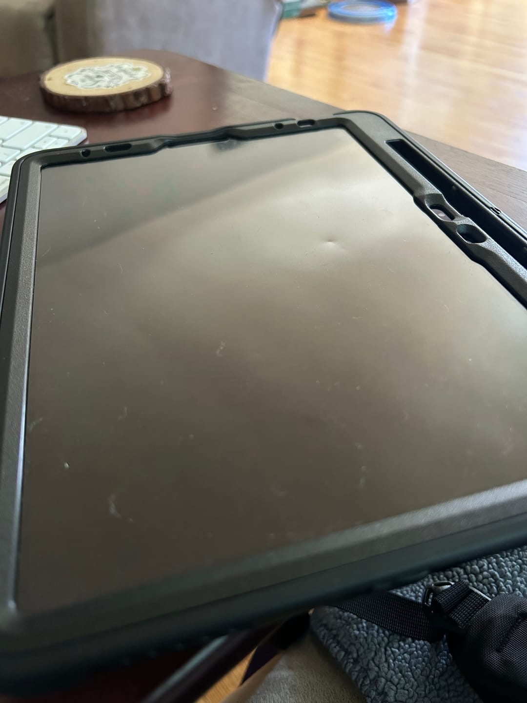 Customer photo review of Raider Series Heavy Duty Hand Strap Case - iPad Air 10.9-inch & iPad Air 11-inch M3 & M4