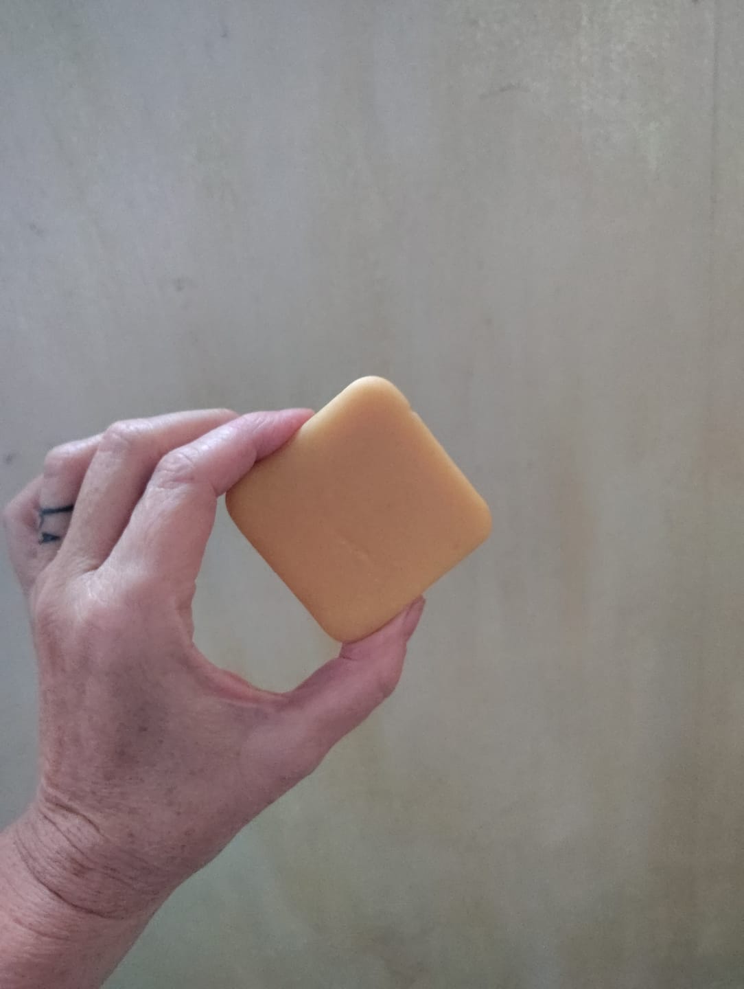 Customer photo review of Pineapple Conditioner Bar for All Hair Types
