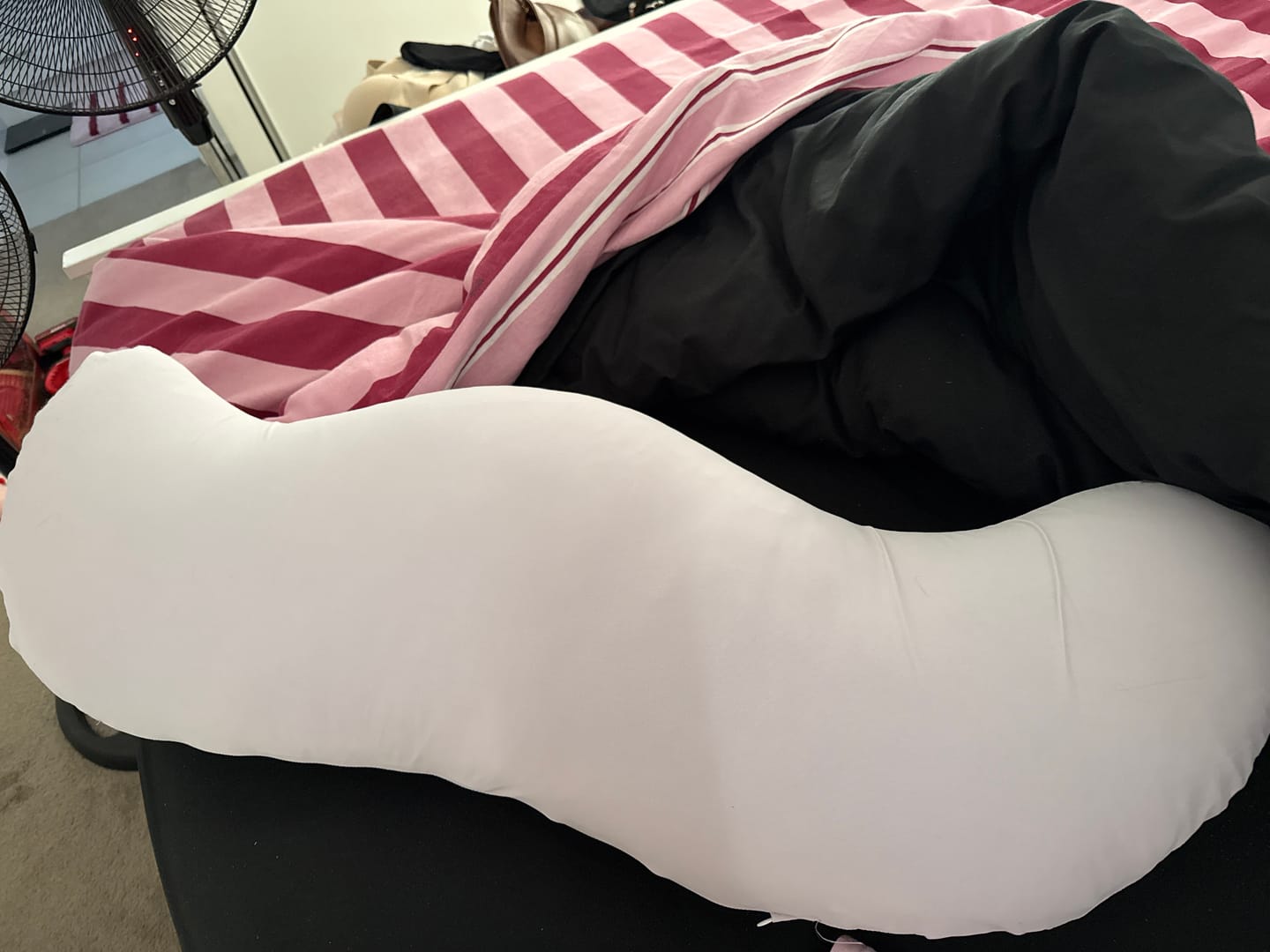 Customer photo review of Snuggi Body Align Pillow