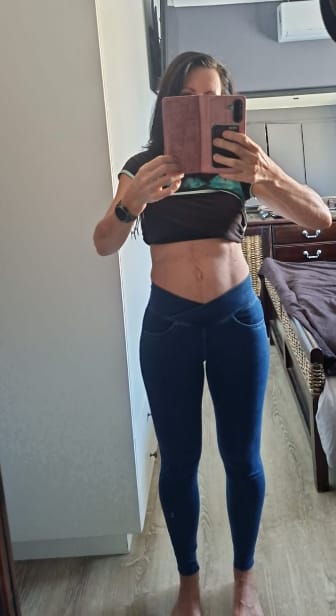 Customer photo review of Snugz Crossover High waist Super Stretch Jeggings- Medium blue