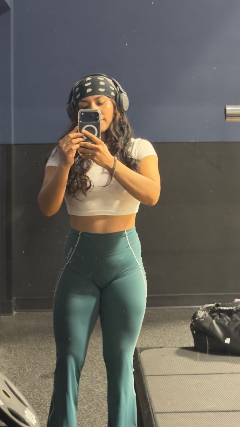 Customer photo review of W2085 - Elevate Flare legging (Short)