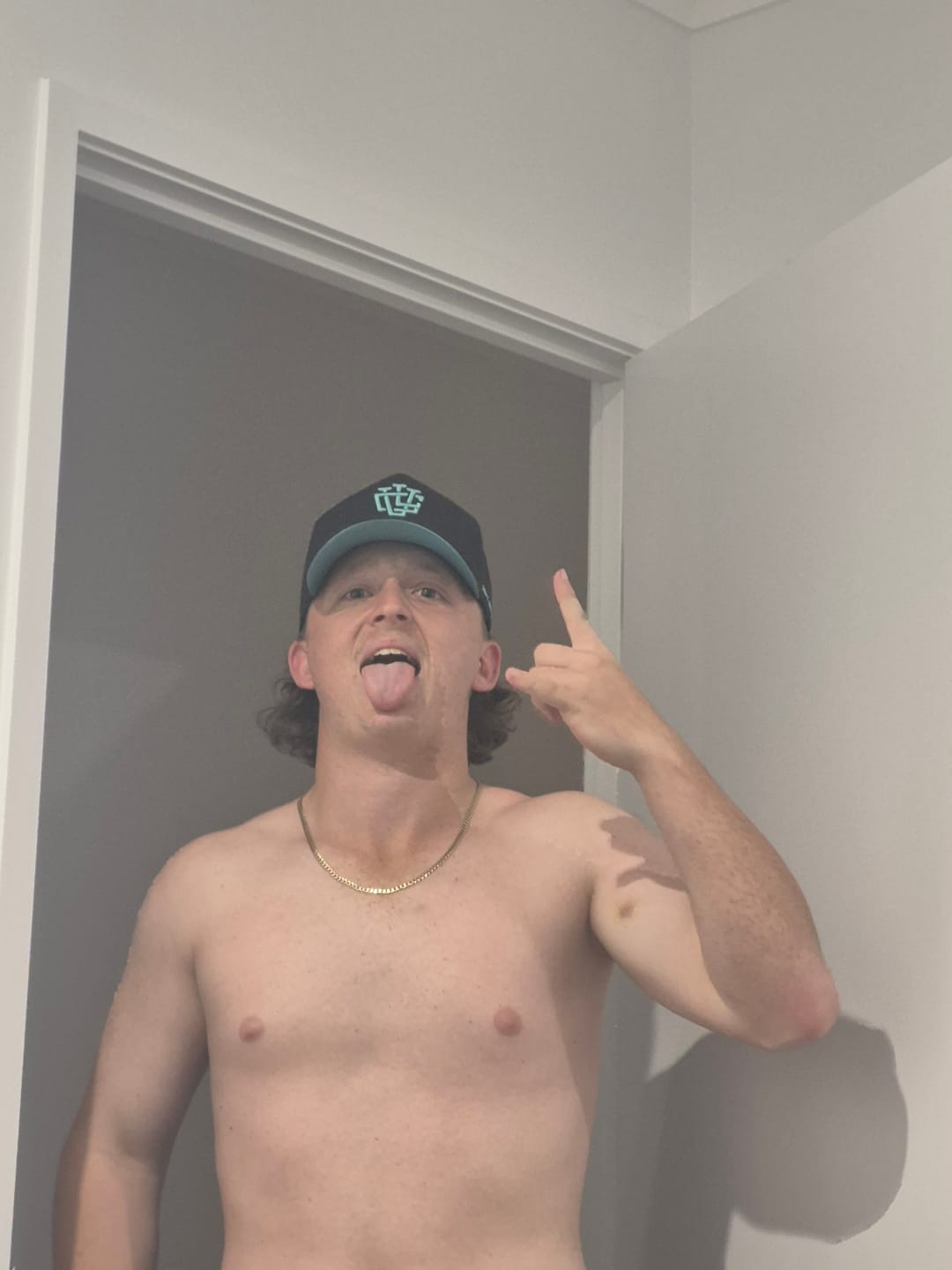 Customer photo review of DEEP FIT LVCO "Khaki Green/Black" A-Frame Snapback