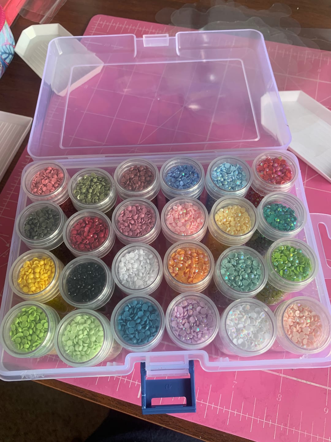 Customer photo review of Crystal Art Transparent Storage Box & 24 Jars of Crystals