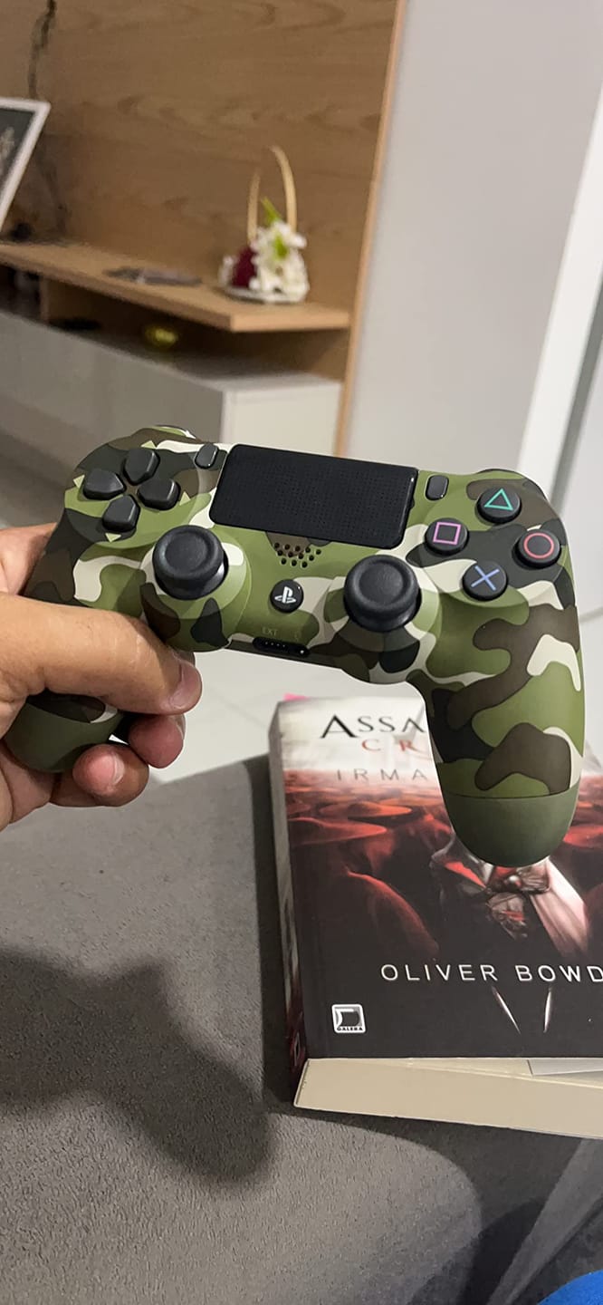 Customer photo review of Sony Manette sans fil PS4 Dualshock – Édition Camouflage