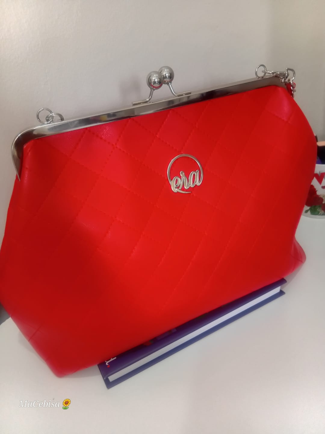 Customer photo review of ERA Oversized Kisslock Chain Bag – Red