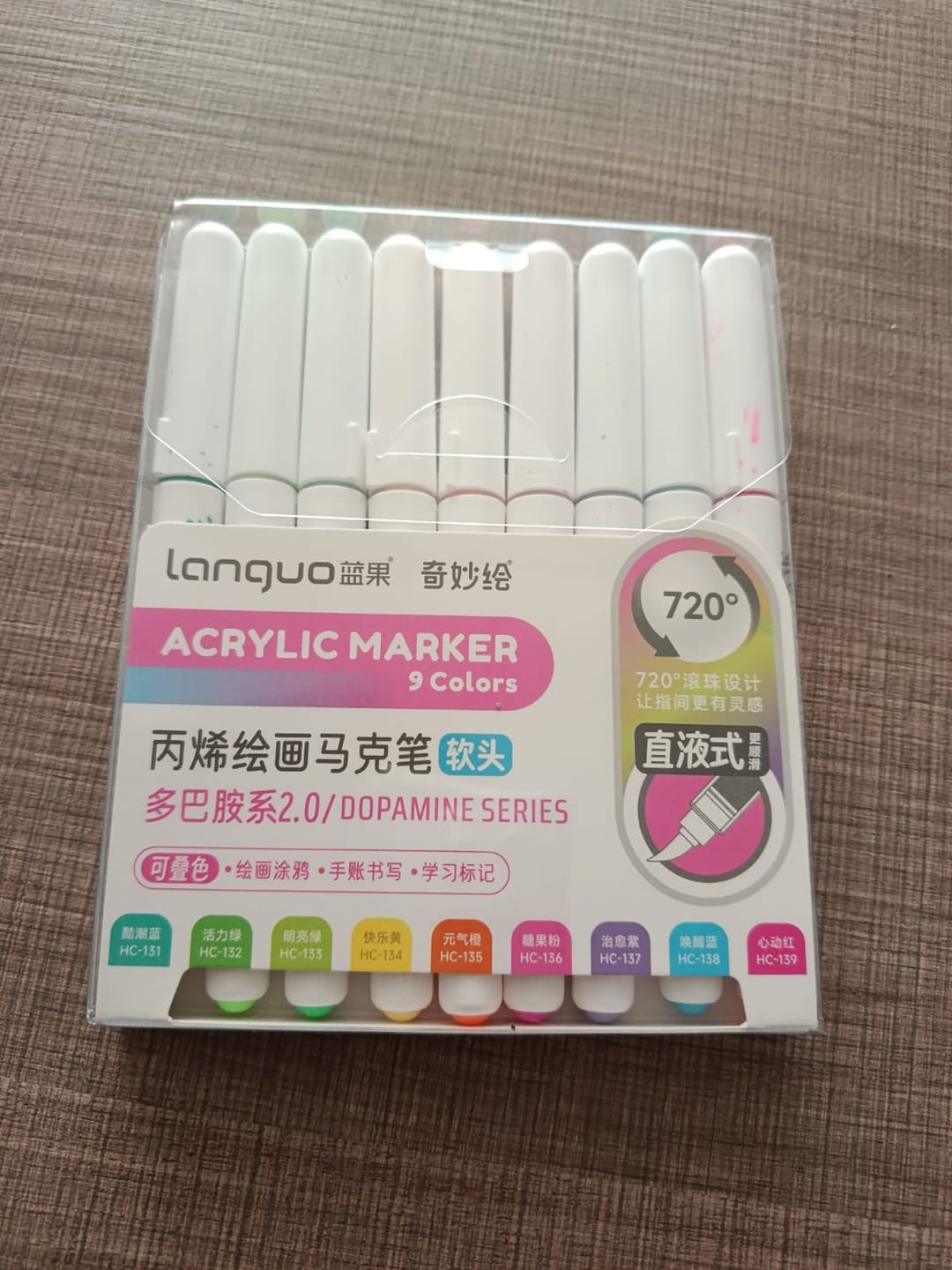 Customer photo review of Languo - Set 9 Marcadores Acrílicos Punta Pincel 2.0 Dopamine Series