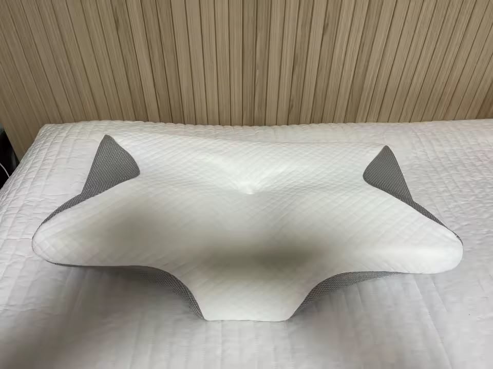 Customer photo review of Nuvora™- Almohada Cervical Ergonómica