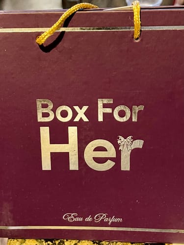 Customer's dark red Box for Her gift bag with golden lettering