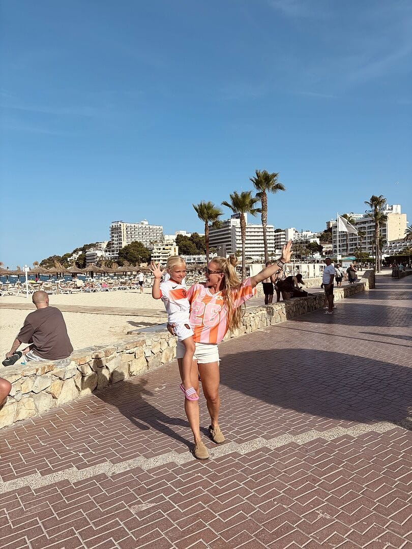 Customer photo review of Mesh Football T-shirt | Pink/Orange