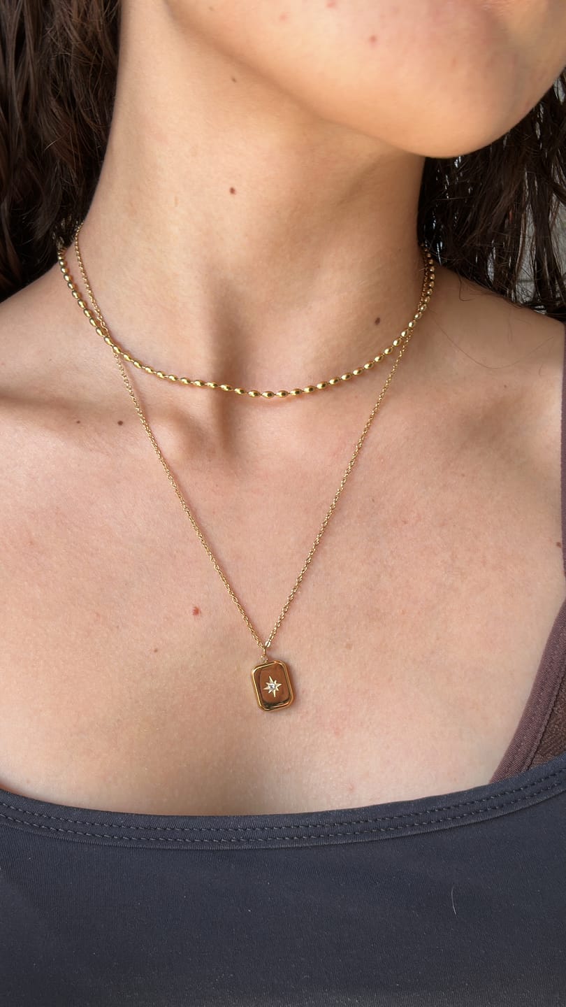 Customer photo review of Colar Duplo Santorini Banhado em Ouro 18k
