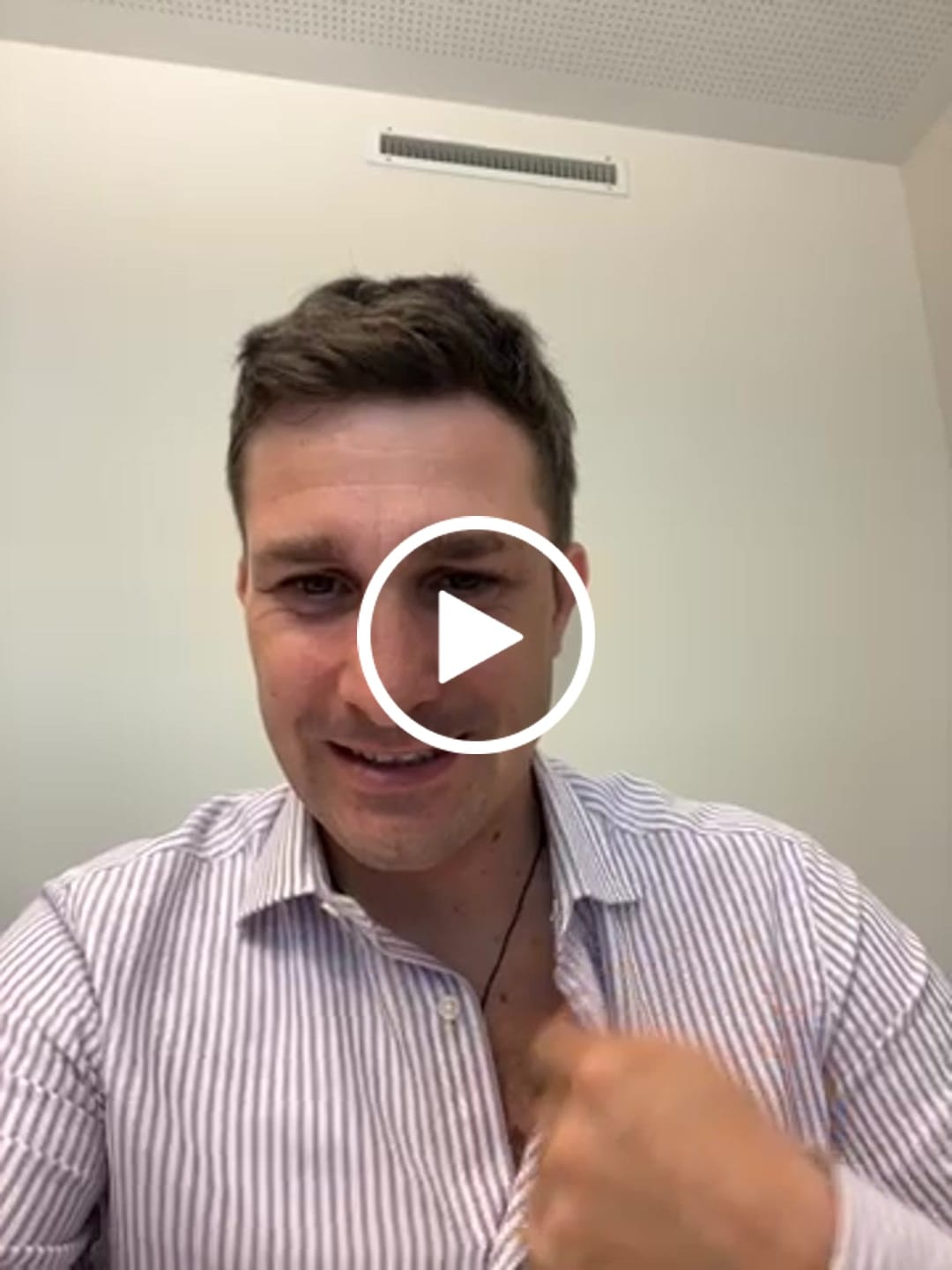 Customer video review of Hei Matau Whale's Tail Greenstone Small Pendant