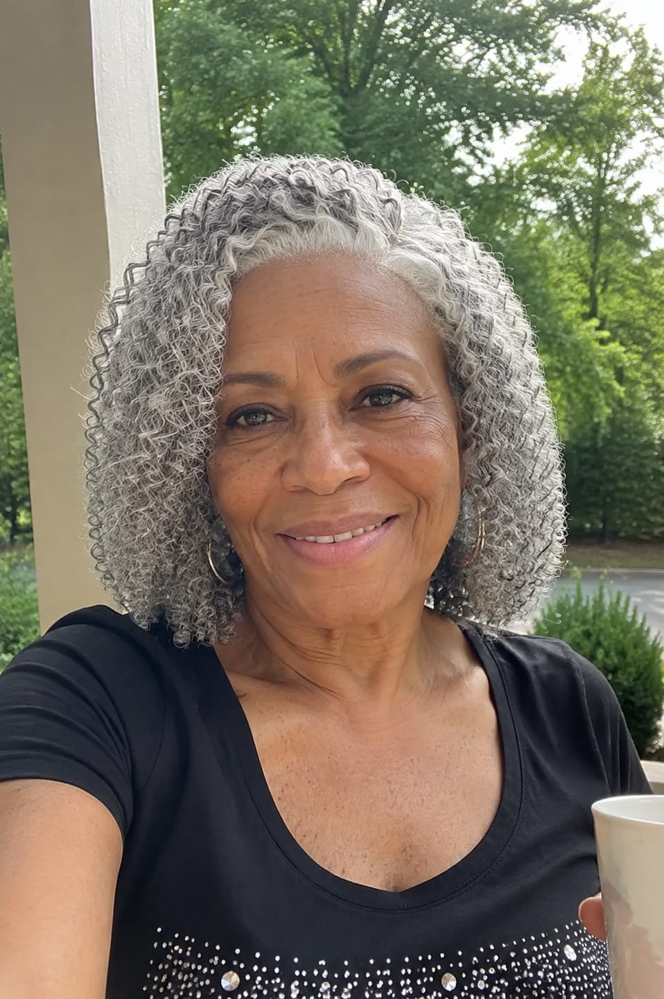Customer photo review of Luvwin 5x5 Deep Curly More Salt Frontal Salt And Pepper Glueless Gray Color Pre-Cut Lace Bob Wig