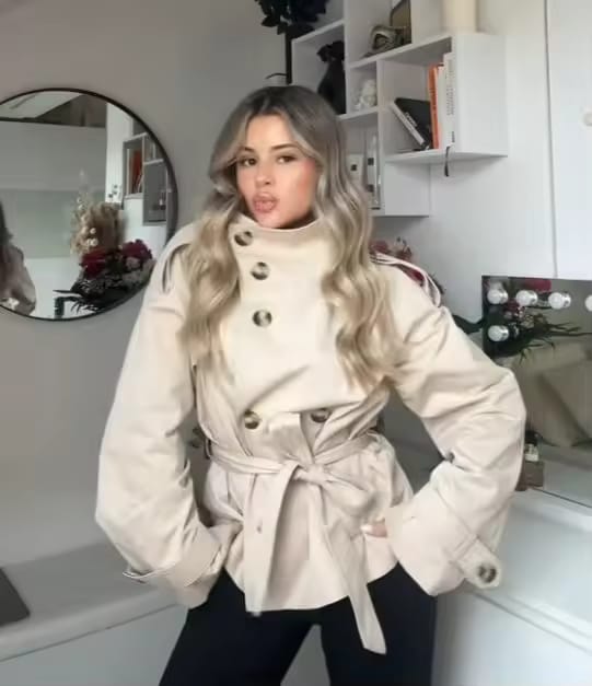 Customer photo review of Trench Velora