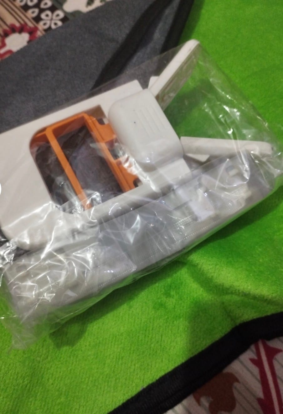 Customer photo review of Mini Magic Mop – Self-Squeeze Microfiber Cleaning Mop | Wet & Dry Floor, Kitchen, Glass & Car Cleaner