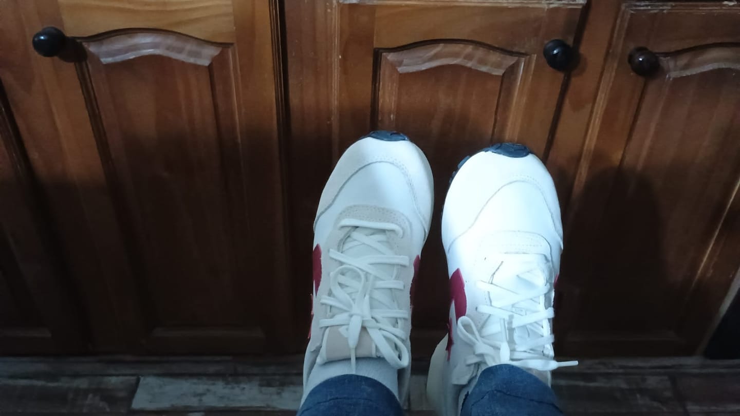 Customer photo review of Zapatillas Converse Omega Trainer OX Blanco Rojo