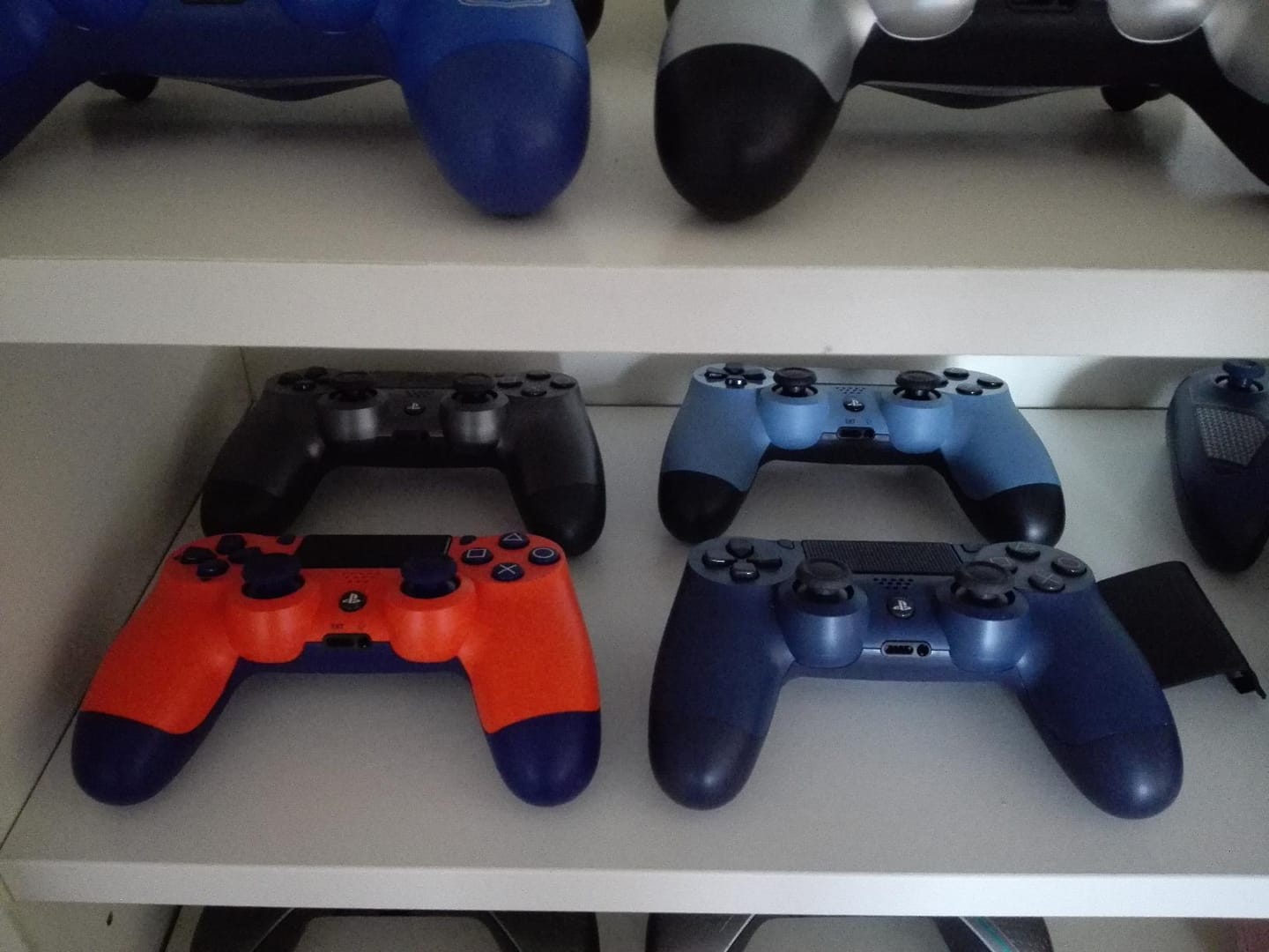 Customer photo review of Sony manette PS4 dualshock V2 – Disponible en 8 coloris
