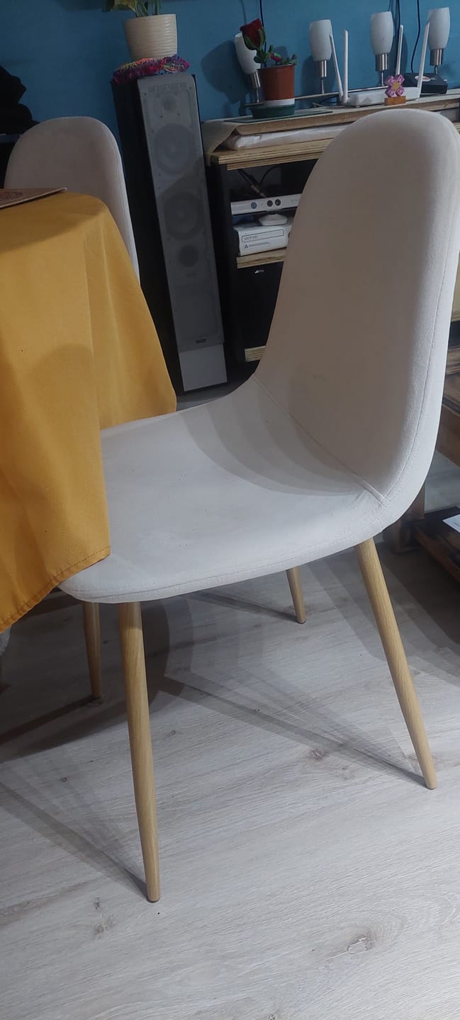 Customer photo review of Pack de 4 PREVENTA Sillas Nordic Velvet - Crema