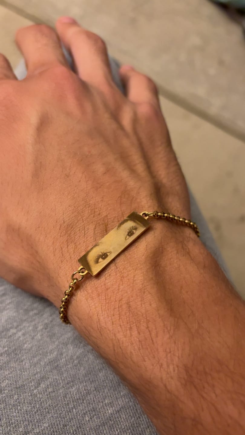 Customer photo review of Personalized Eye Photo Bracelet