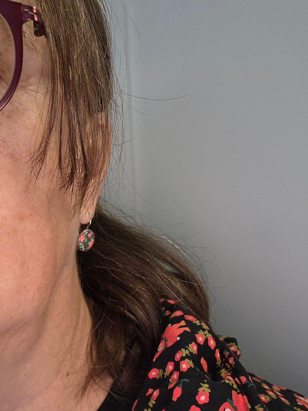 Customer photo review of Ohrschmuck Heimatliebe - Blumen auf schwarz