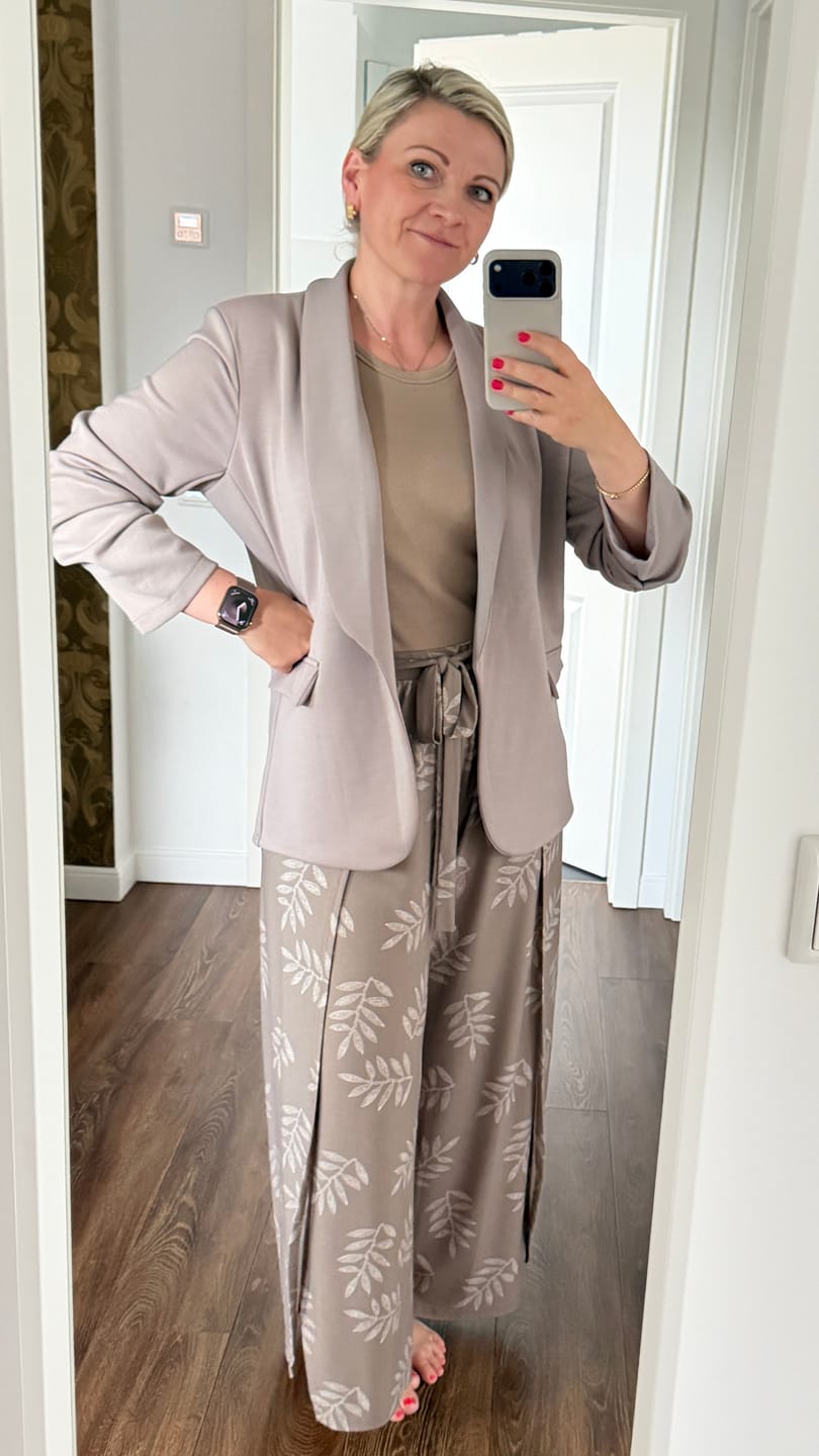 Customer photo review of Stretch Butterstoff Blazer OVER THE CLOUDS storm grey