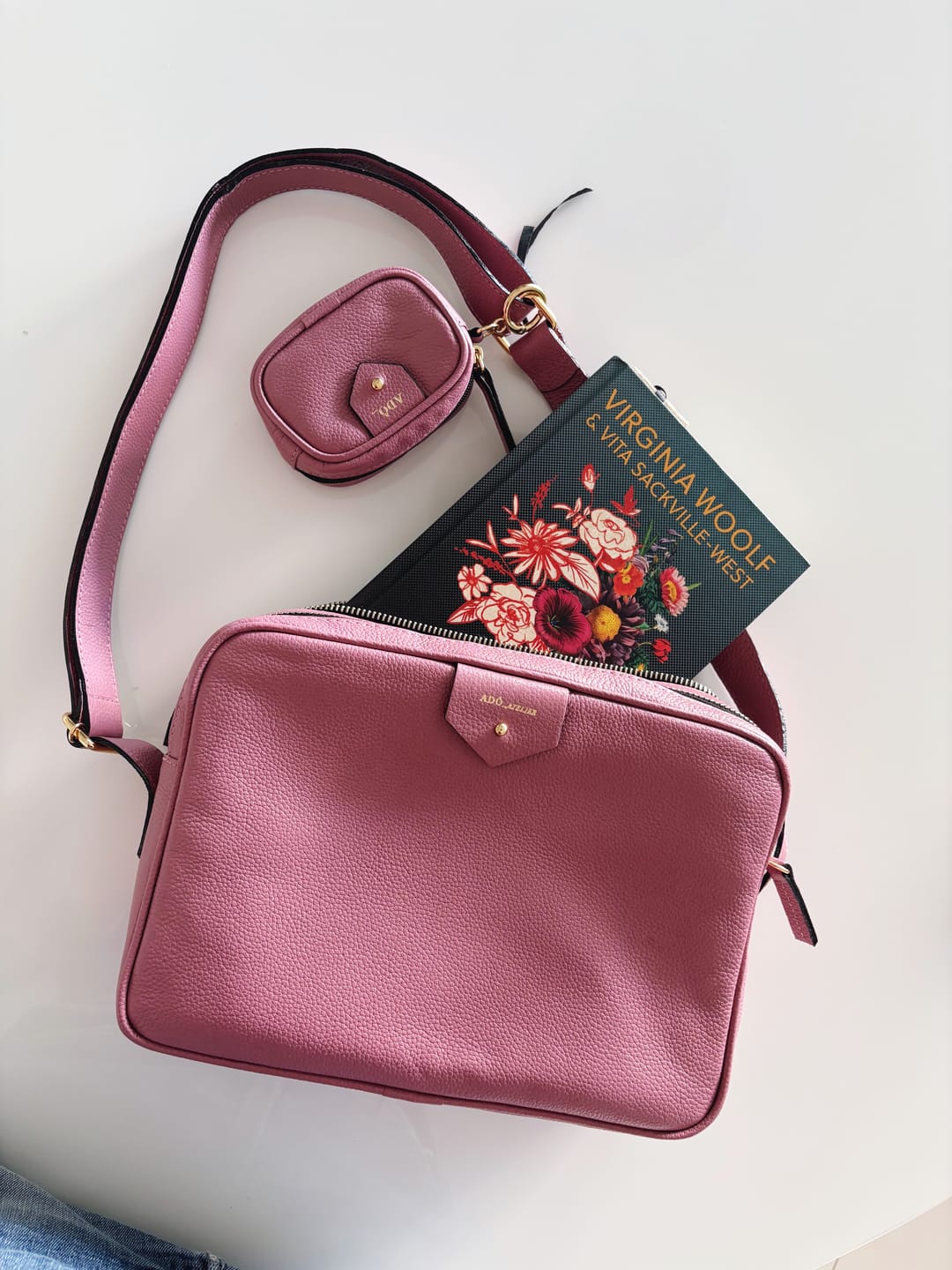 Customer photo review of Bolsa Cla Media Essencial Couro Adô Cor Rosa Mauve