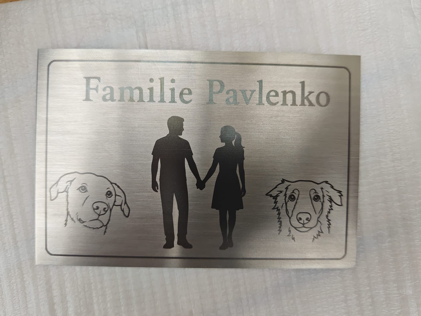 Customer photo review of V2A Edelstahlschild in verschiedenen Größen, individuell personalisierbar.