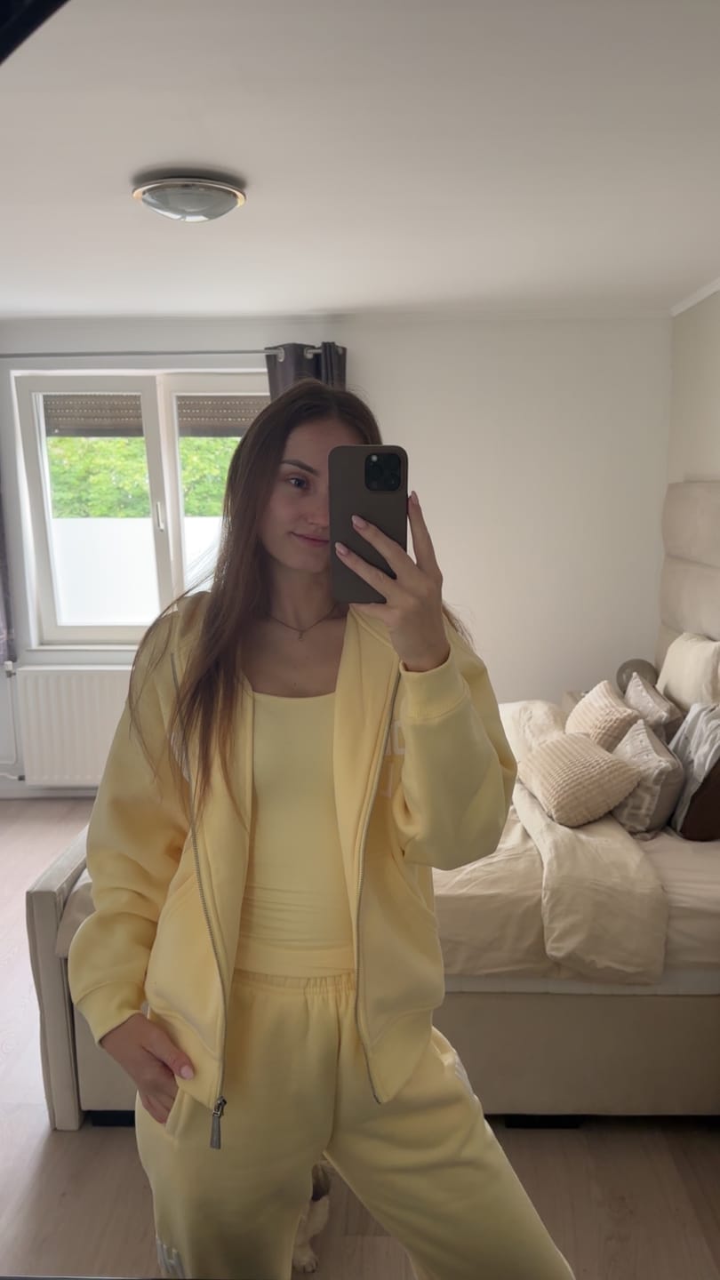 Customer photo review of GATED COMMUNITY ZIP HOODIE BUTTER YELLOW
