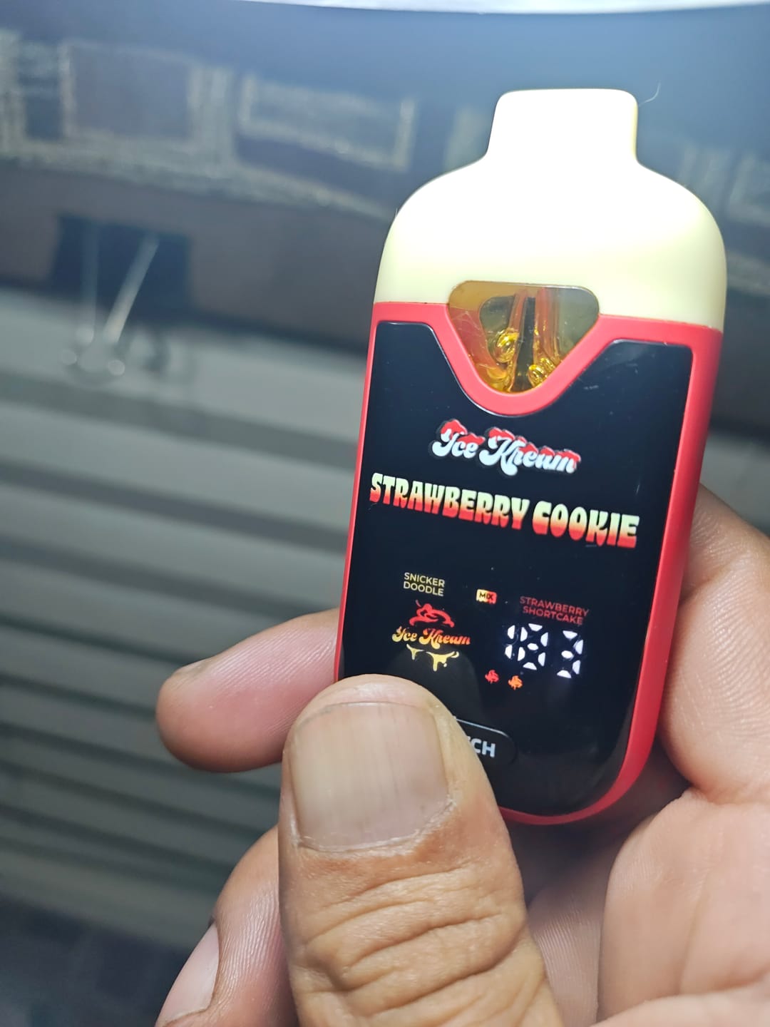 Customer photo review of Ice Kream Strawberry Cookie 3.5ML Trio Device
