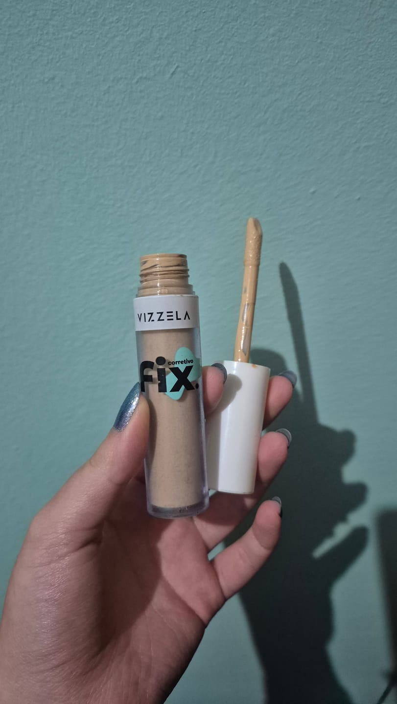 Customer photo review of Corretivo Líquido FIX - Vizzela