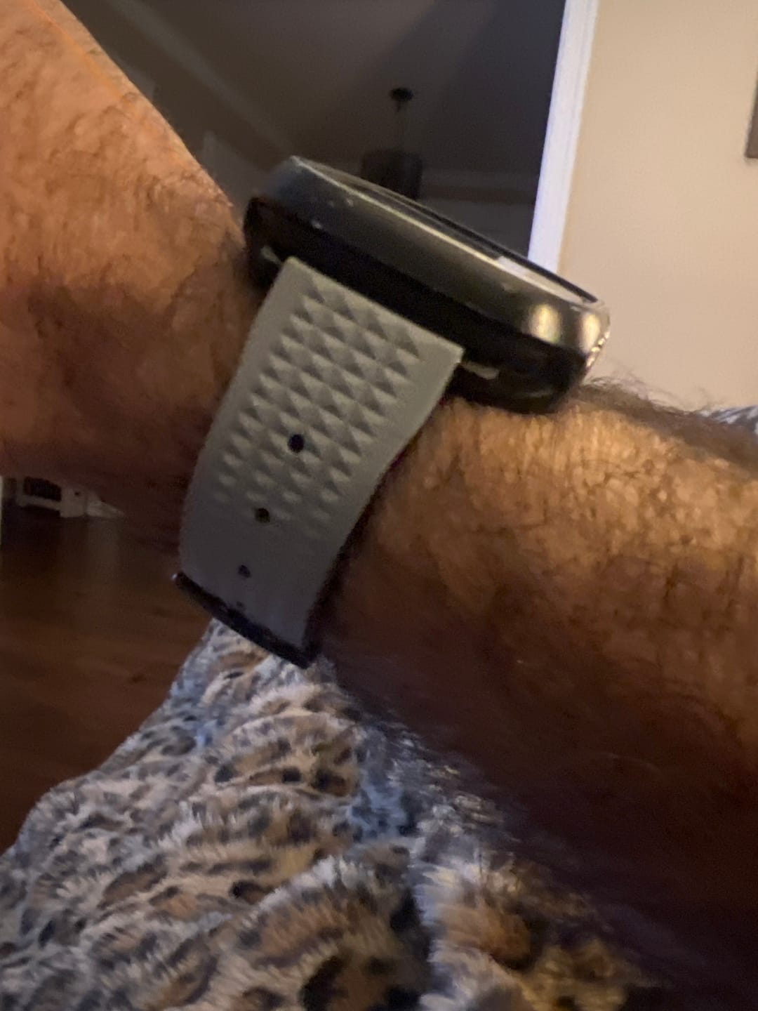Customer photo review of Waffle Rubber Band - For Apple Watch ULTRA - Gray