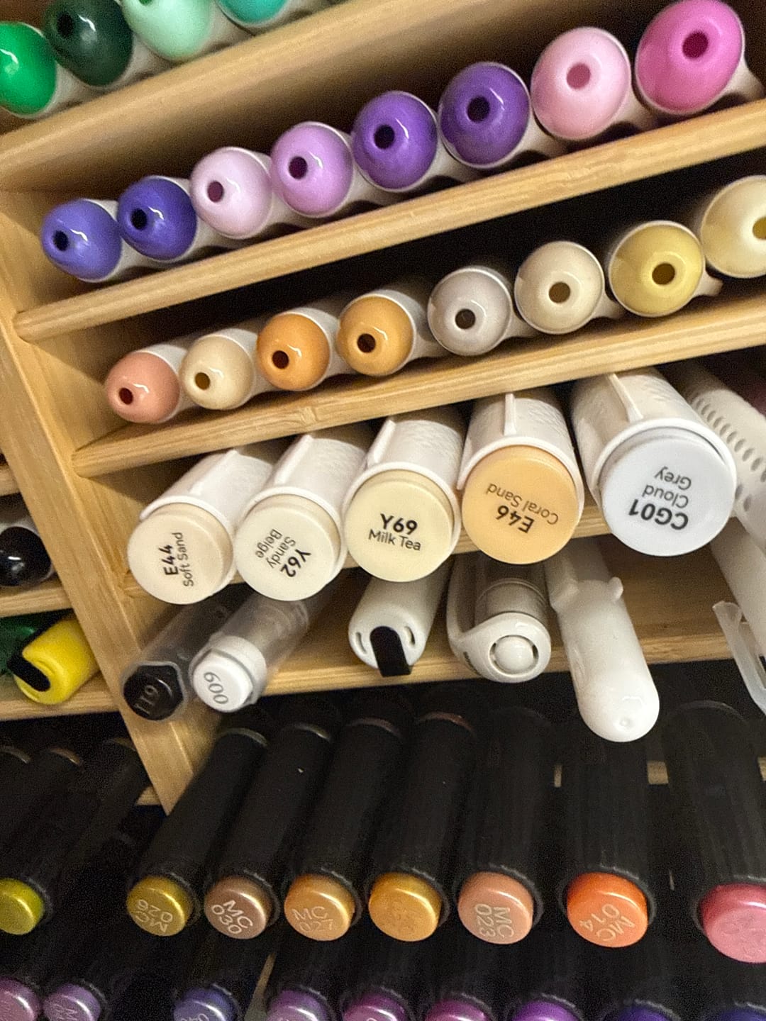 Customer photo review of Ohuhu Honolulu B E090 / YR06 Individual Marker, Brush & Fine