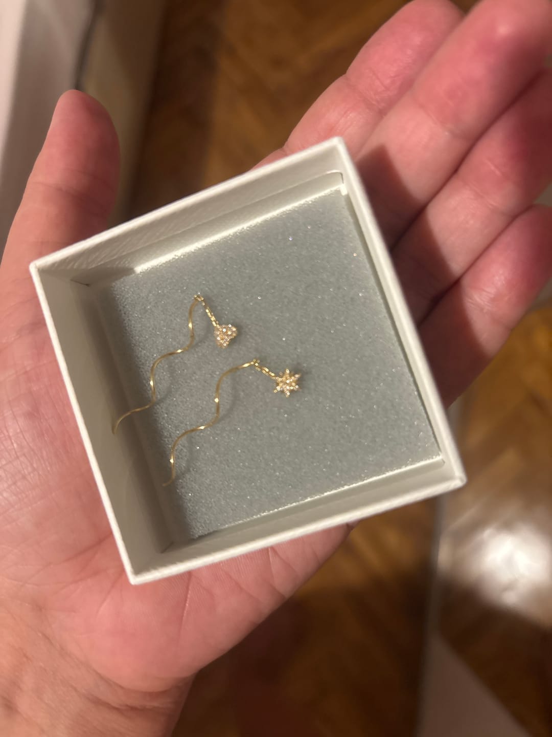Customer photo review of Ballerina Güneş Taşlı Sallantılı Altın Relax Piercing