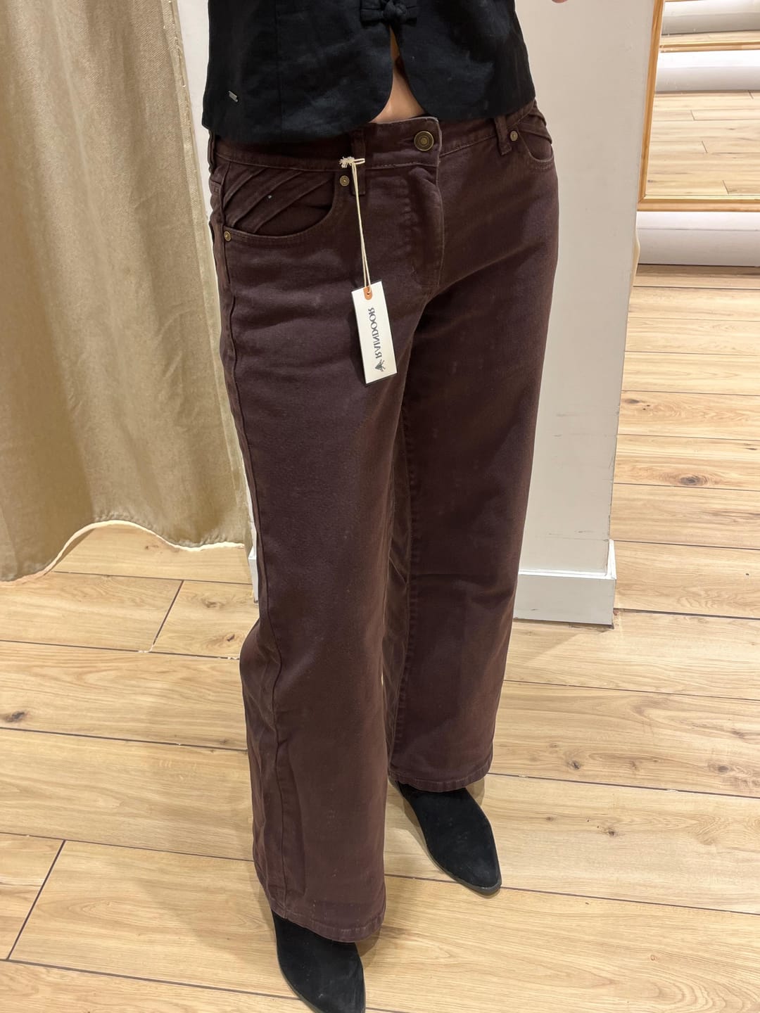 Customer photo review of Pantalón Plisado Brown