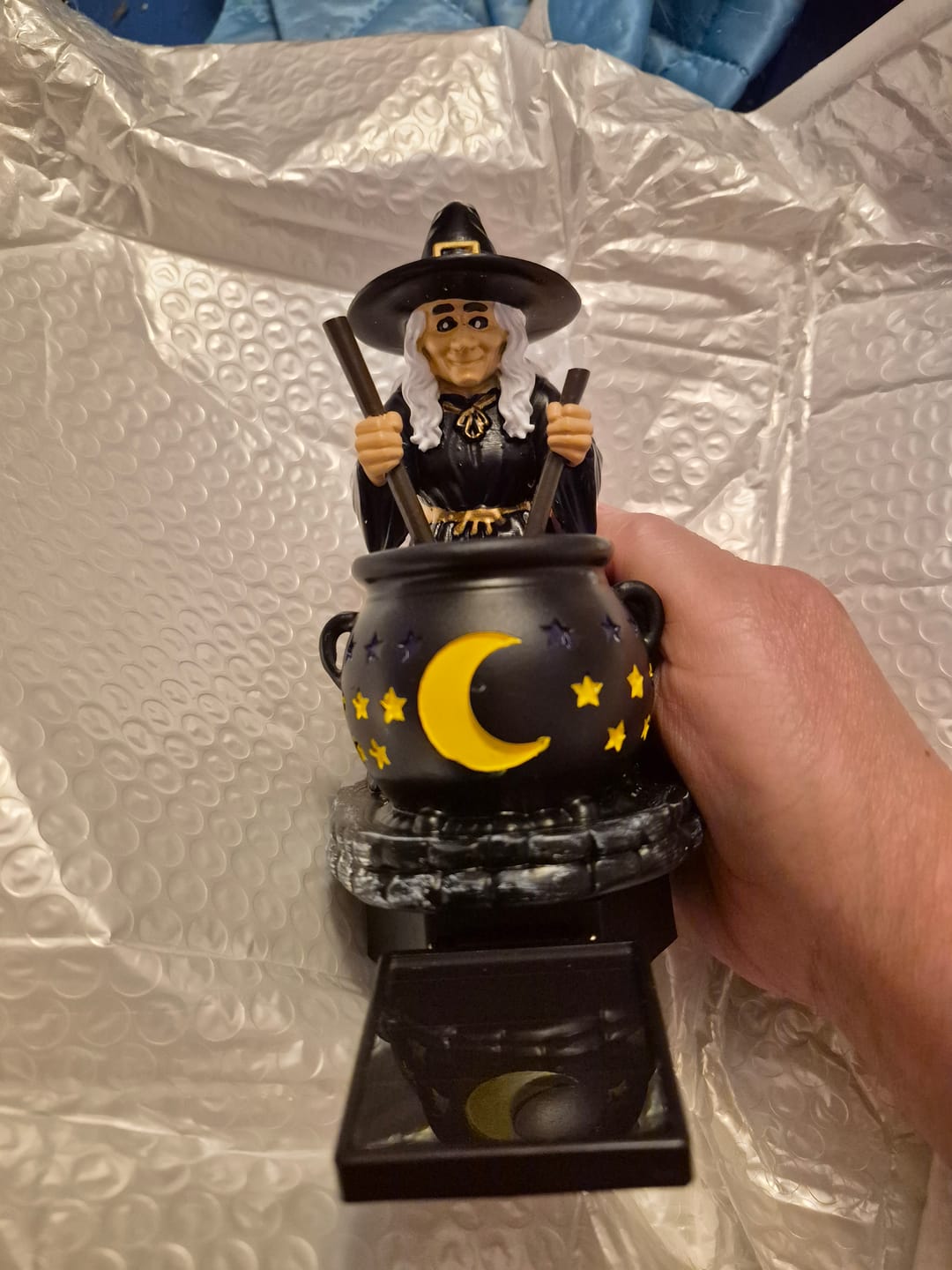 Customer photo review of 🪄Halloween Witch Glowing Cauldron Solar Light