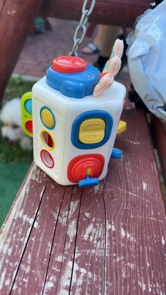 Customer photo review of 9-in-1 Beschäftigungswürfel Kleinkind | Montessori Sensorikspielzeug Motorik Lernspielzeug 1 bis 3 Jahre