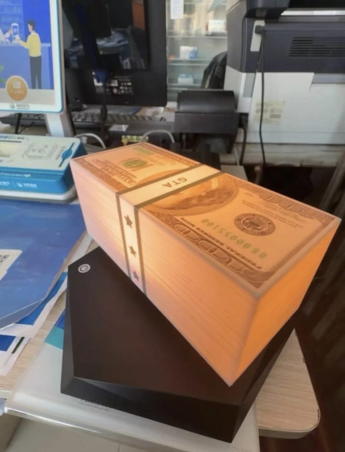 Customer photo review of VicePalm™ Floating Money Lamp