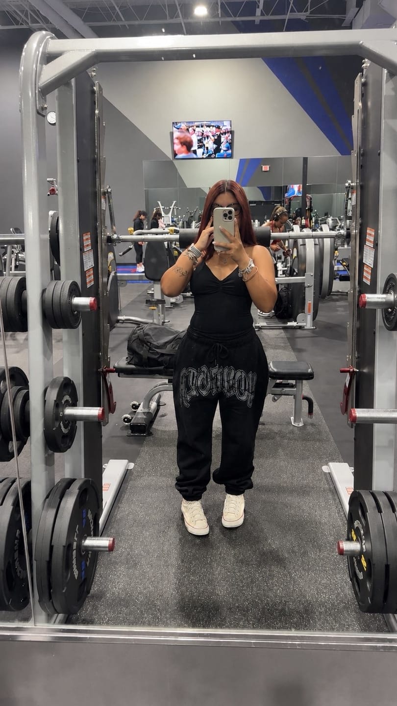 Customer photo review of W257 My eyes are up here Jogger