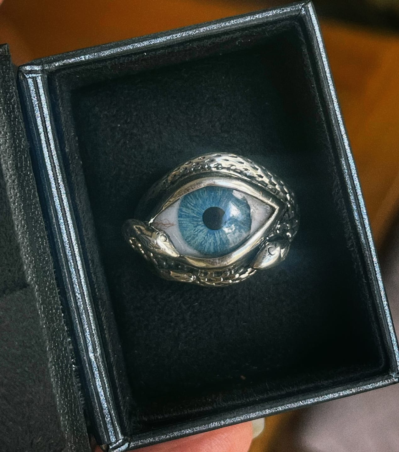 Customer photo review of Ojo De Medusa Hand Painted Eye Ring - sz 6.25