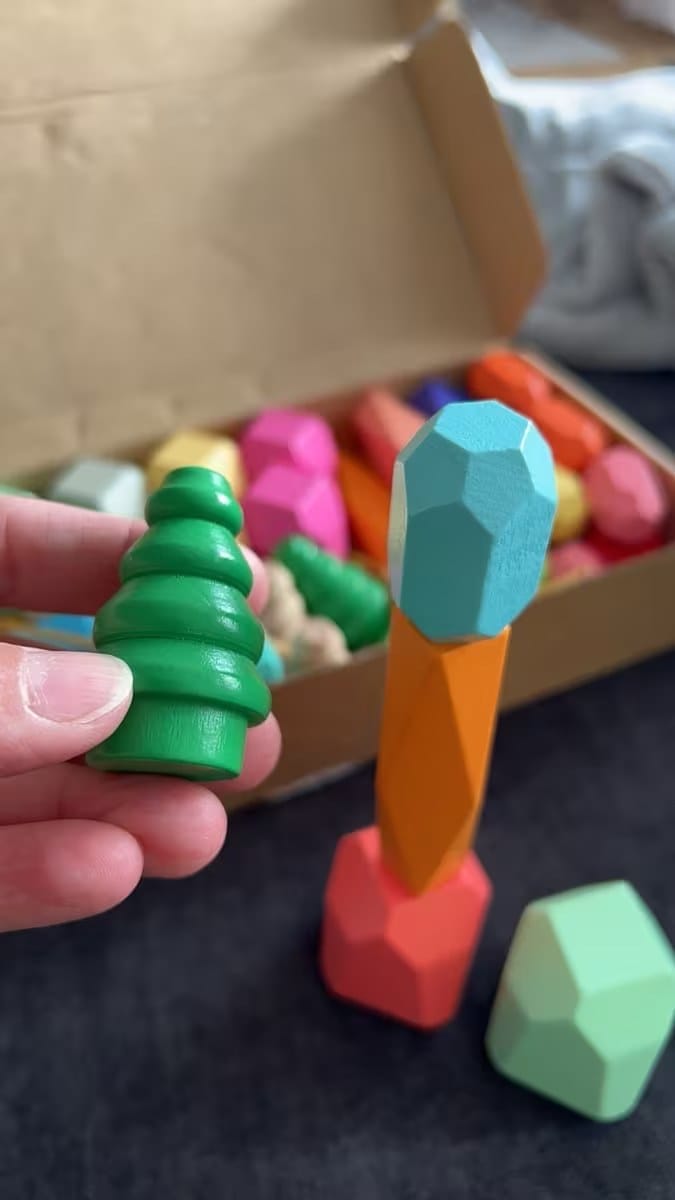 Customer photo review of Montessori Holzsteine Stapelset Kleinkind | Bunte Balanciersteine Feinmotorik Kreativspiel