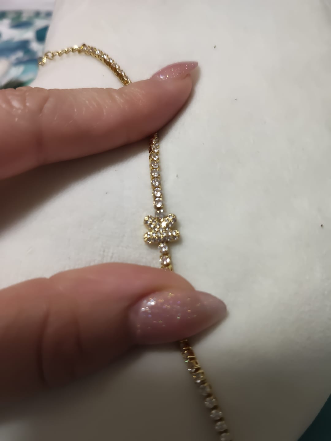 Customer photo review of Personaliza Tu Collar Inicial Mini Bubble Plateado Zirconias