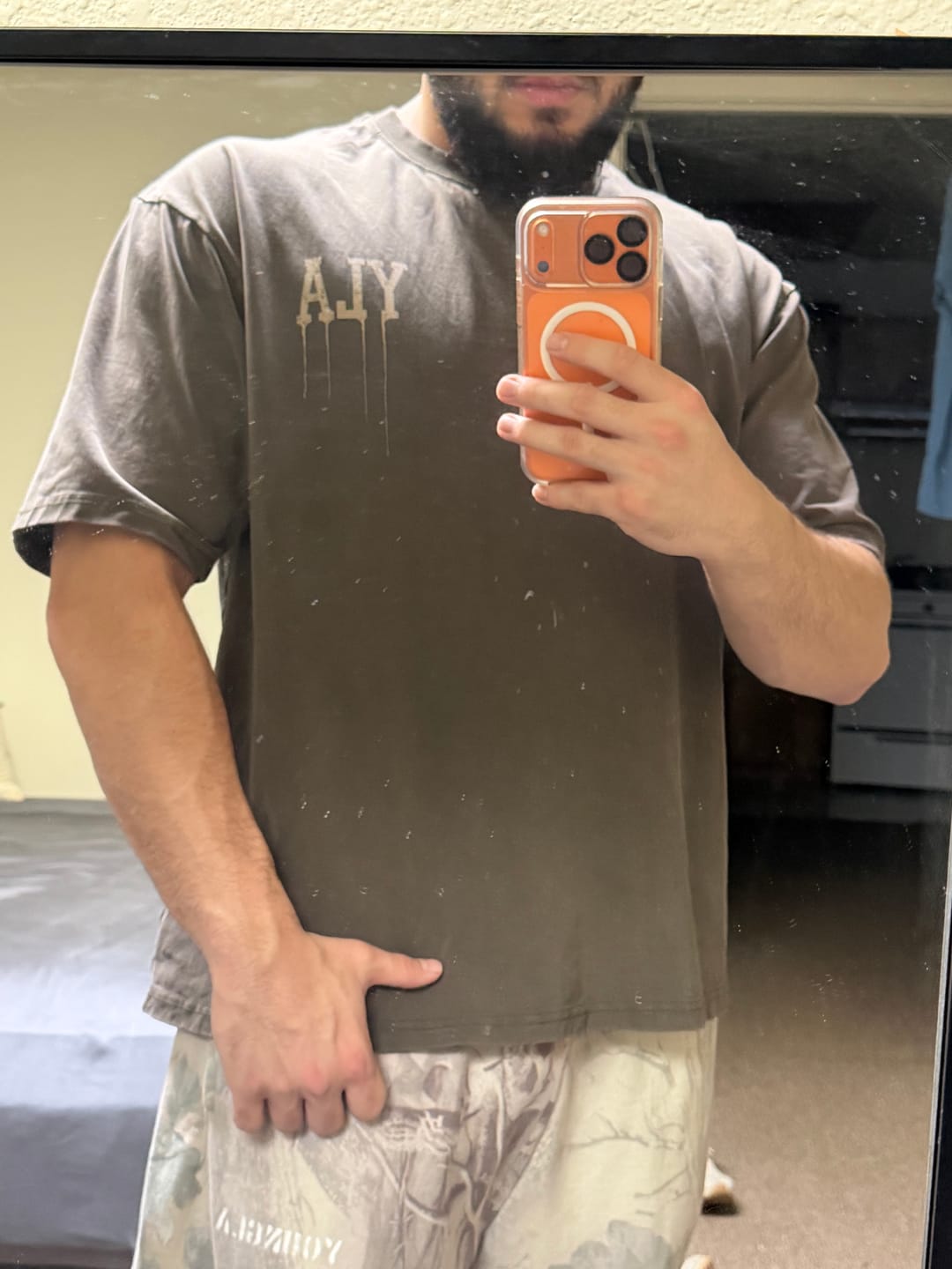 Customer photo review of W428 - Drip Oversized Tee