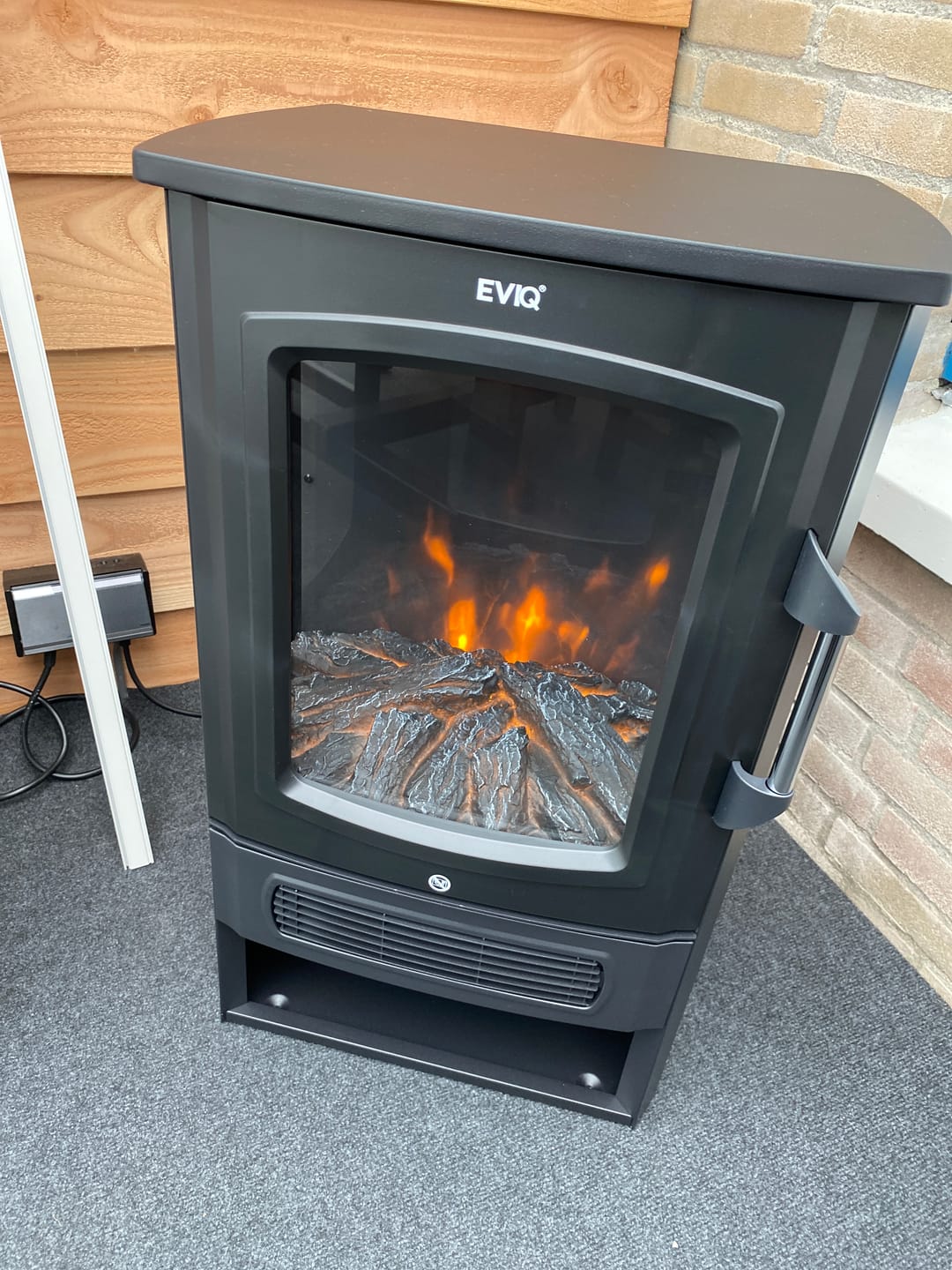 Customer photo review of EVIQ Elektrische Sfeerhaard Toronto - Vrijstaand