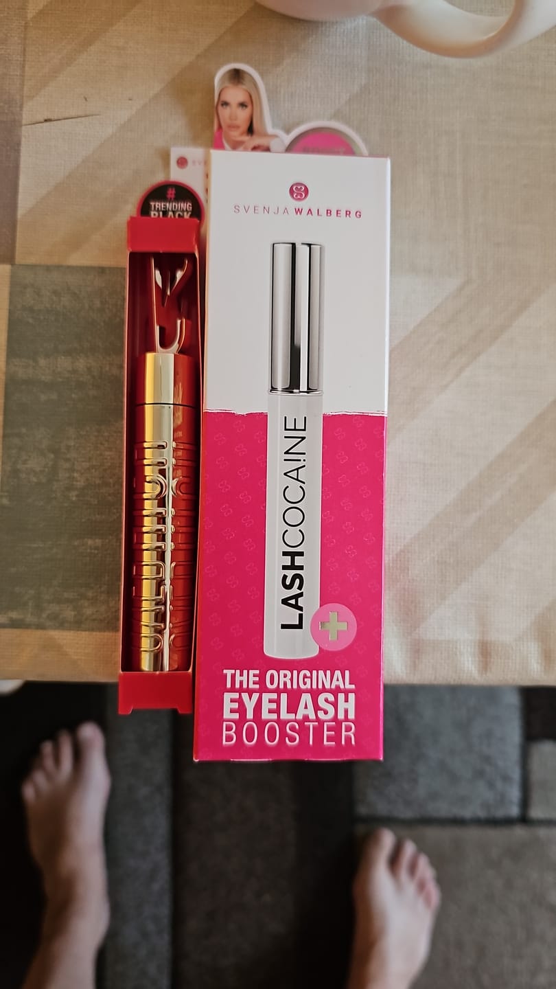 Customer photo review of LASHCOCA!NE MASCARA BLACK